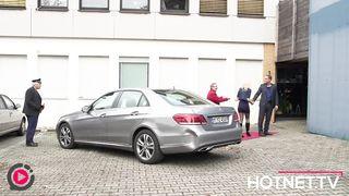Heiße reife Blondine wird im Studio anal bedient