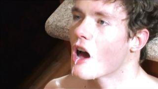 Schwule Cumshot Clips nach Blowjob mit großen Schwänzen Screenshot 2